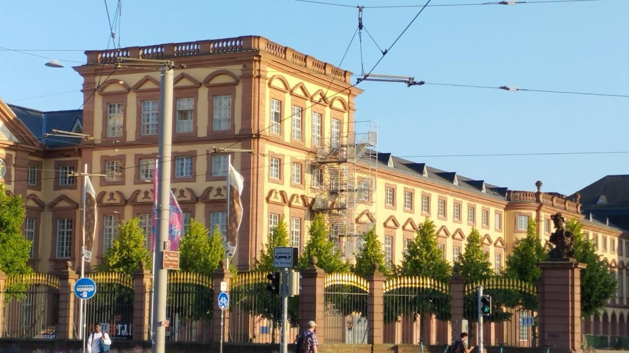 شقة Mannheim Zentrum Stadthaus Zimmer 5 المظهر الخارجي الصورة